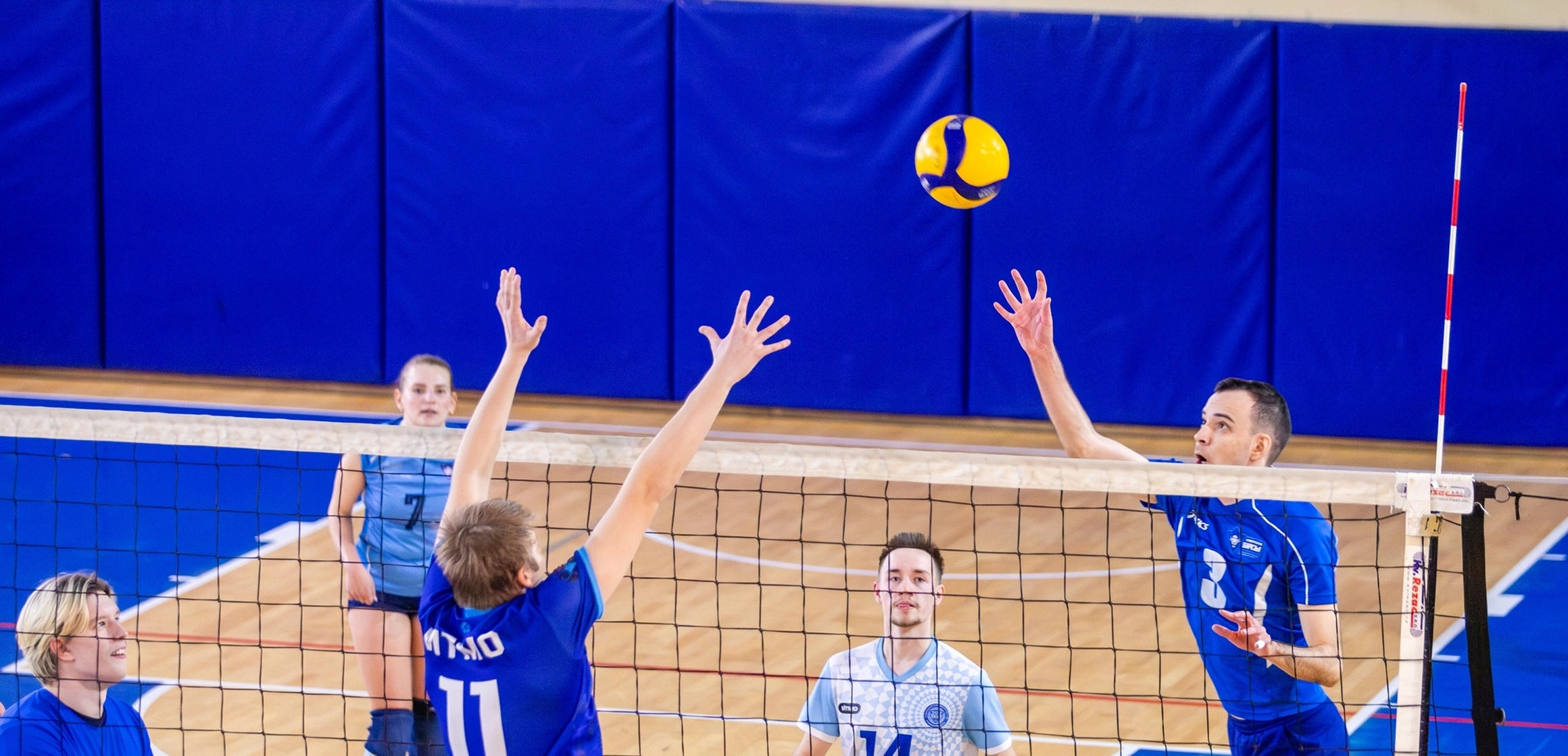 Битва поколений сборных ИТМО по волейболу