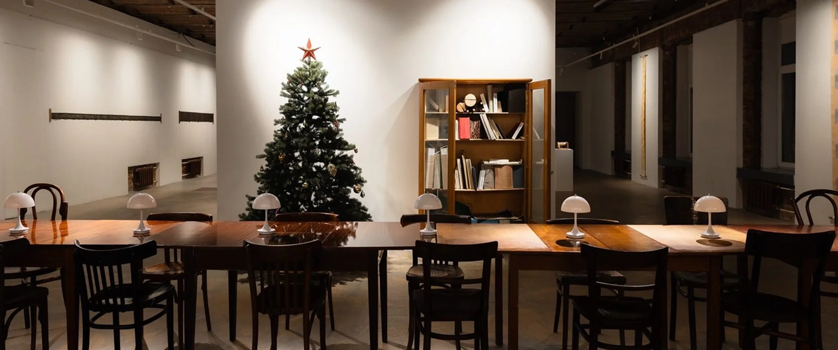 Экскурсия на выставку Юрия Александрова «ШКАФ»